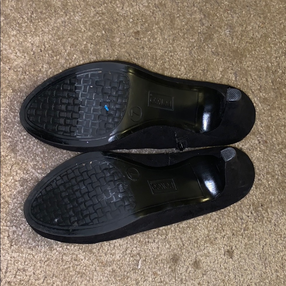 High Heels - Picture 2 of 2